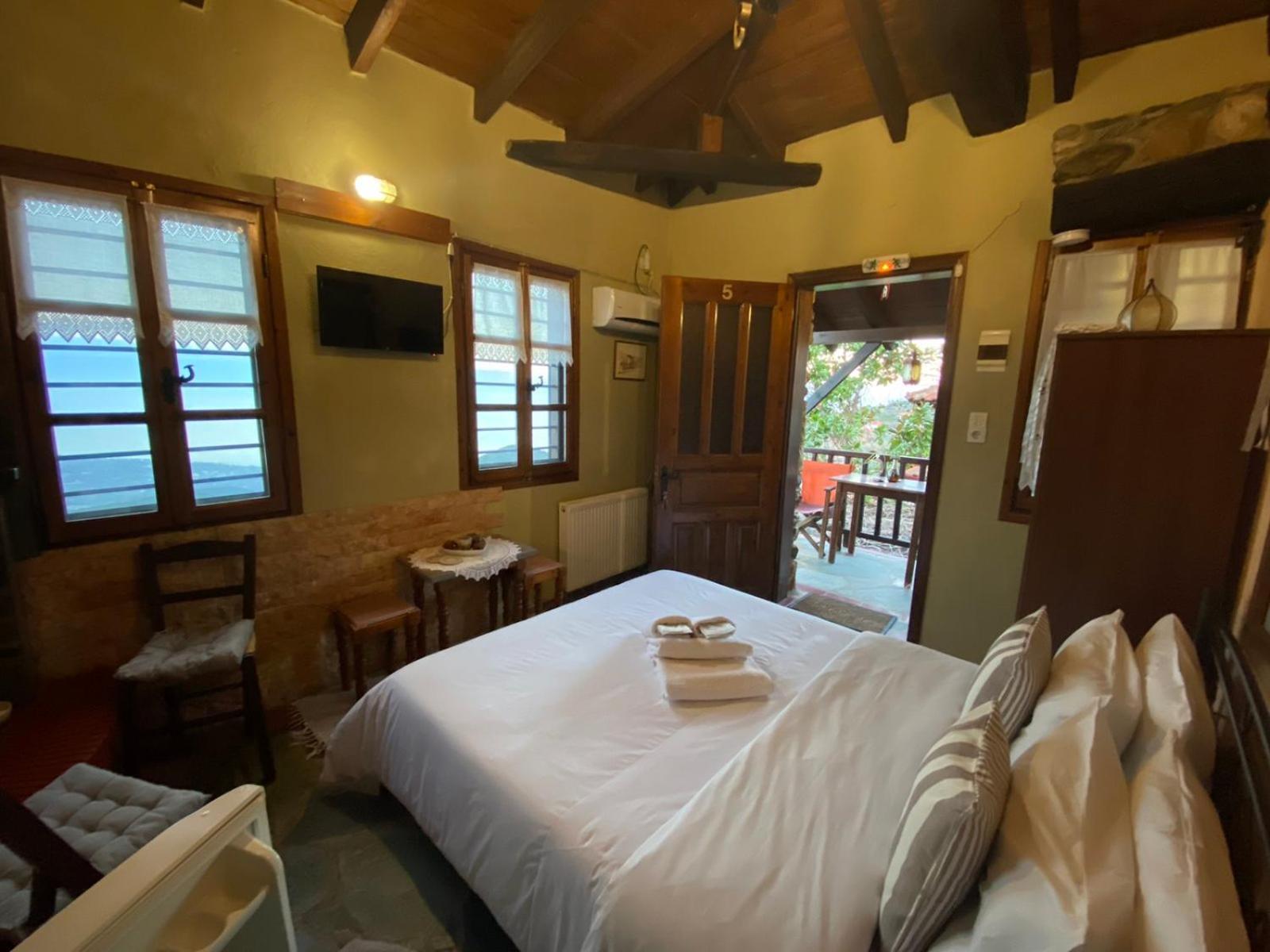 Traditional Guesthouse Erato Palaios Panteleimonas Dış mekan fotoğraf